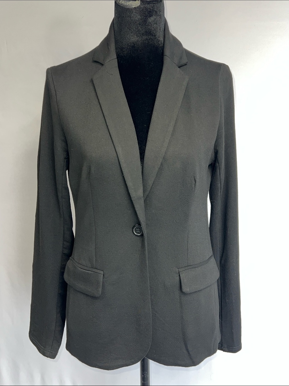 Tahari  Classic Blazer Single-Button, Black